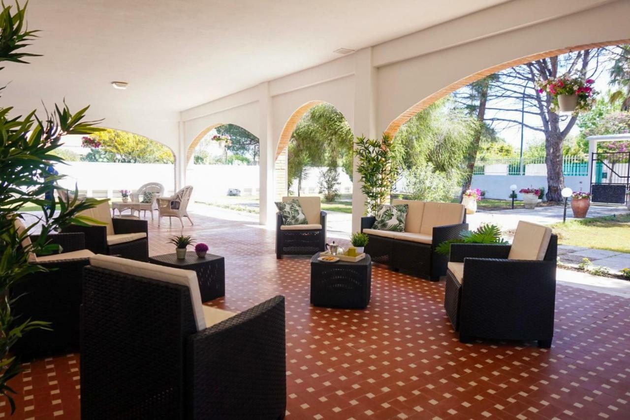 Villa Aurelia -Seafront Apartment With Patio Flumini di Quartu Kültér fotó