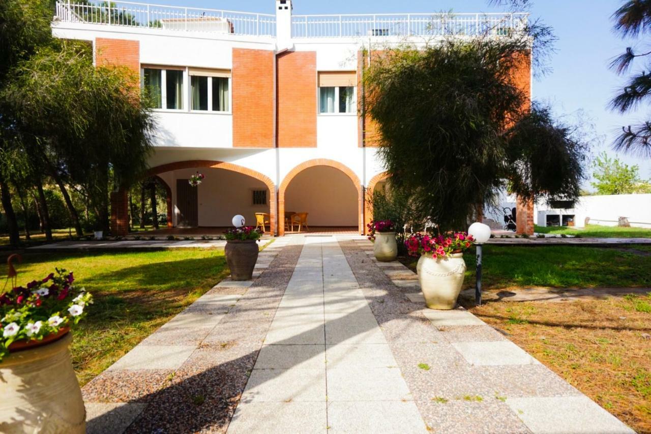 Villa Aurelia -Seafront Apartment With Patio Flumini di Quartu Kültér fotó