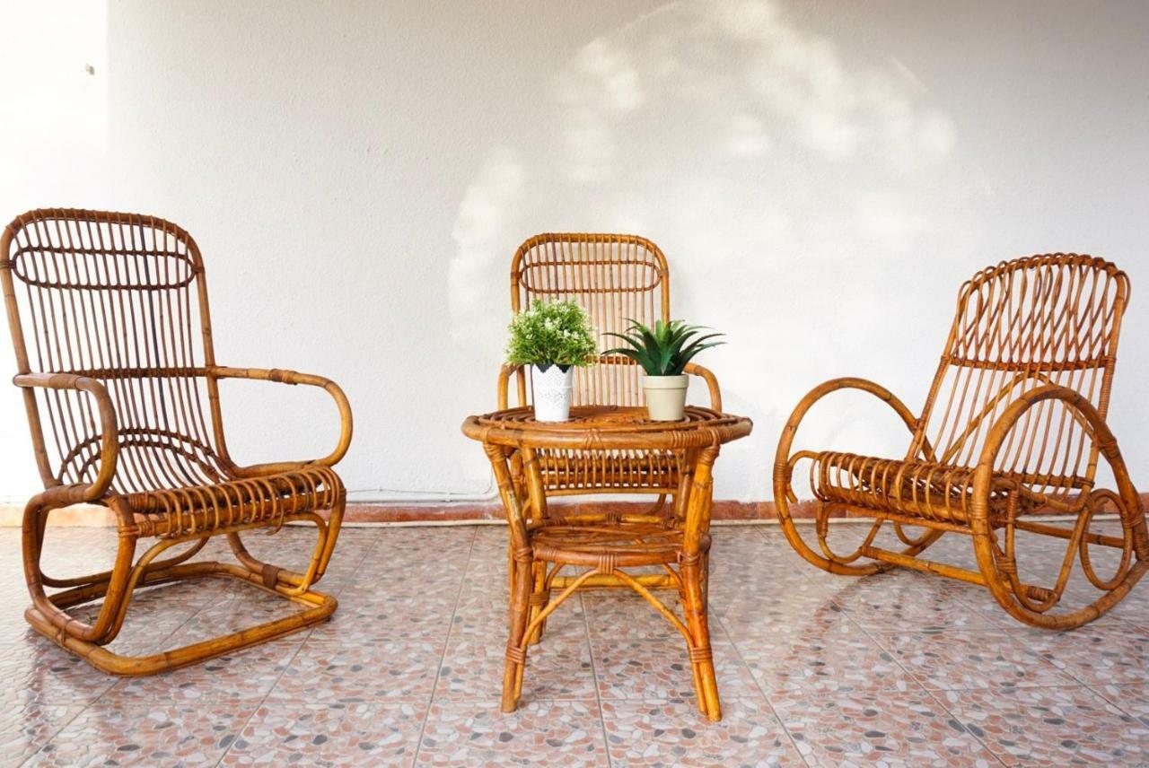 Villa Aurelia -Seafront Apartment With Patio Flumini di Quartu Kültér fotó