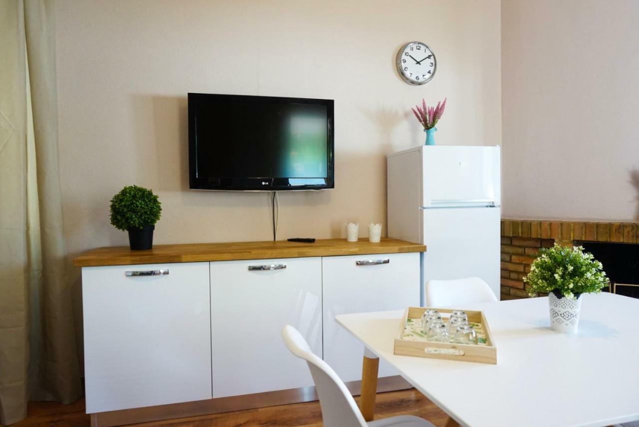 Villa Aurelia -Seafront Apartment With Patio Flumini di Quartu Kültér fotó