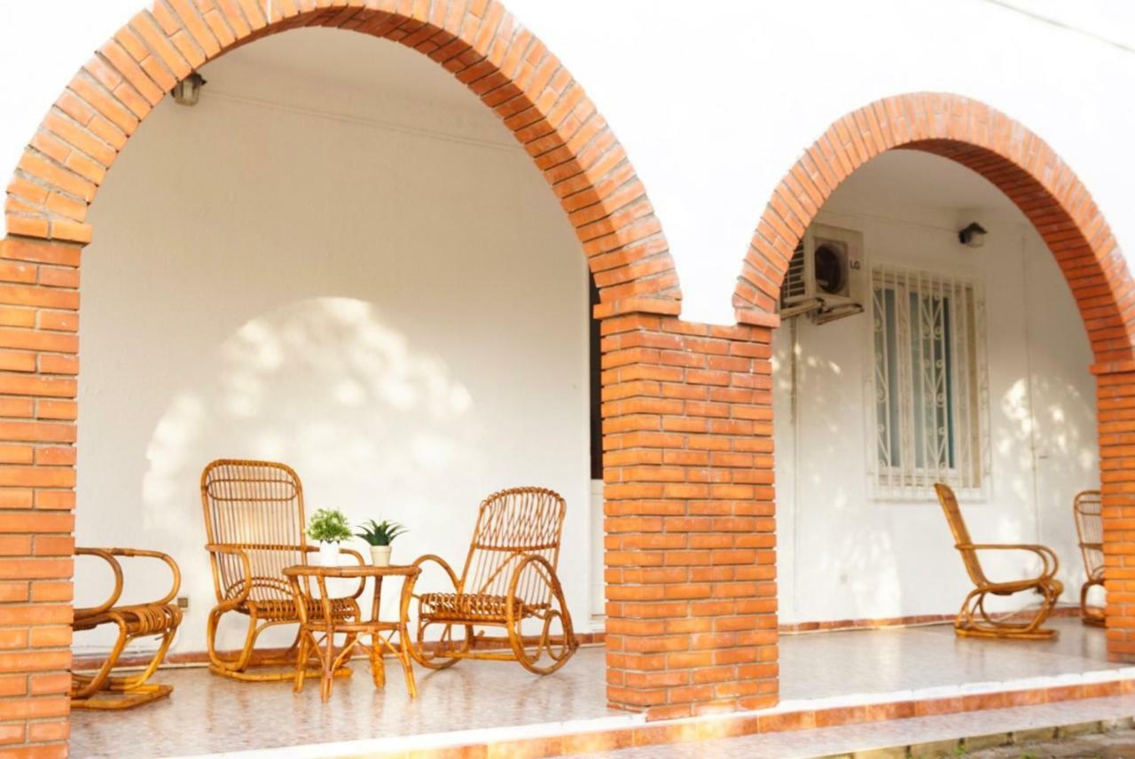 Villa Aurelia -Seafront Apartment With Patio Flumini di Quartu Kültér fotó